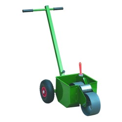 Traceuse et peinture pour terrain engazonne